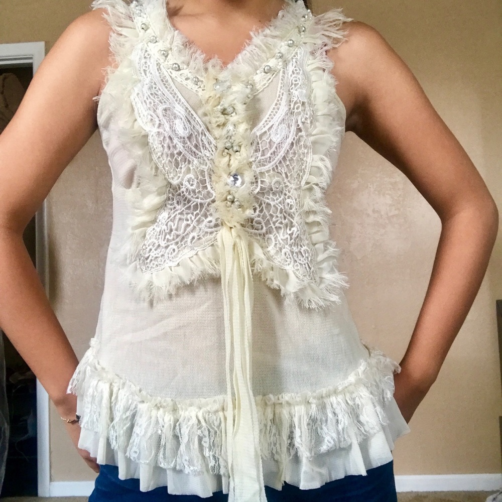 Pretty angel white top